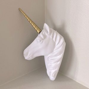 *New* White Faux Furry Felt Velvety Unicorn Wall Mount Gold Horn Unicorn Decor